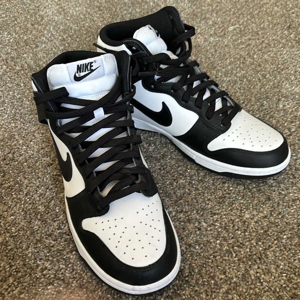 Nike dunks high top size 8 (M)
